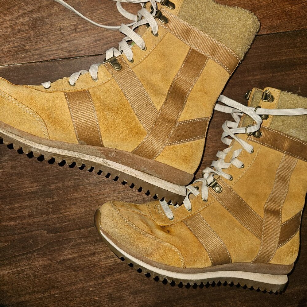 Women's size 9 Timberland boots - Picture 7 of 7